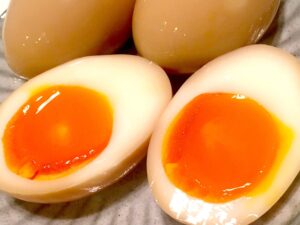 めんつゆだけで簡単♪とろ〜り半熟煮卵