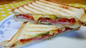 ホットサンド（ベーコン＆トマト）