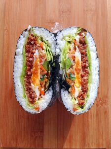 簡単☆ビビンバ的おにぎらず♪