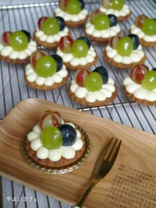 アーモンド香る！ジューシー☆ぶどうの本格ミニタルト