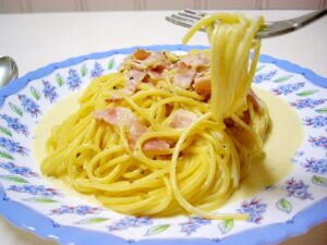 牛乳と卵黄でお手軽「カルボナーラ♪」