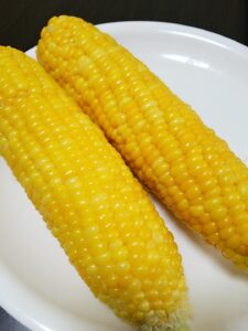 シリコンスチーマーでつくる！トウモロコシ蒸し♪