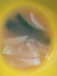 インゲンとカブの味噌汁