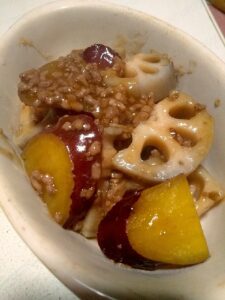 主食の代わりにコレ♪さつま芋と蓮根の甘酢そぼろあん