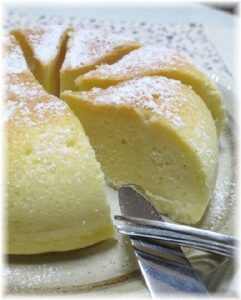 炊飯器で簡単！しっとり濃厚ベイクドチーズケーキ！