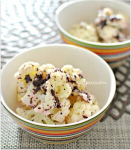 カリフラワーのサッパリゆかりマヨ和え