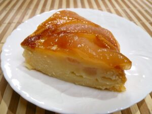 炊飯器で、梨のコンポートケーキ
