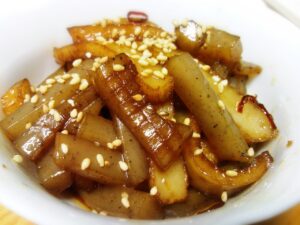 さつま揚げ＆こんにゃくの甘辛炒め
