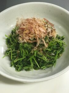 豆苗のすりごま和え♪