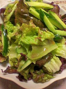 簡単混ぜるだけ韓国風チョレギサラダ