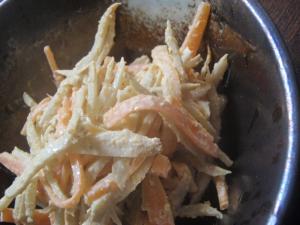 惣菜に負けない！マヨごぼうサラダ