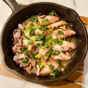 主夫がつくる小ヤリイカのガーリックレモンソテー