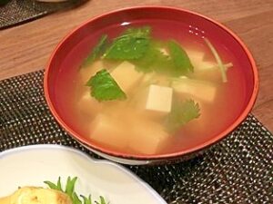 お豆腐と三つ葉のすまし汁
