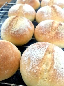 フランスパンで丸パン！ テーブルパン