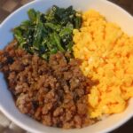 簡単定番♡三色そぼろ丼