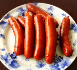 市販のソーセージが大変身！！ソーセージの燻製