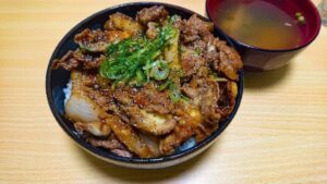 簡単男飯！ボリューム満点チーズ焼肉丼