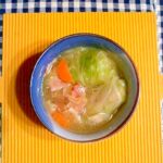 冷凍ロールキャベツのコンソメスープ♪