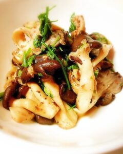 霜降りヒラタケのバターソテー