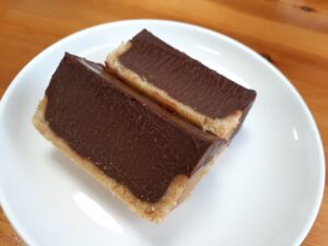 超簡単！レンチンして冷やすだけ！生チョコタルト！