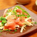 スモークサーモンと水菜と大根のサラダ