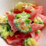 ブロッコリーとトマトのチリマヨ和え(^○^)