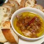 パンを持つ手が止まらない！鶏のアヒージョ