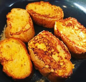 簡単時短裏技！バゲットでフレンチトースト♪絶品朝食