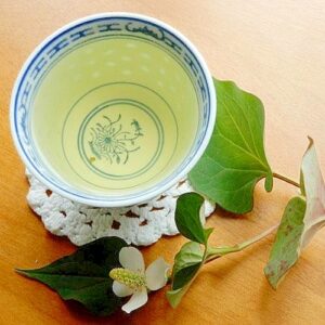 ５分！？ドクダミなのに美味❤お花のハーブティー♪