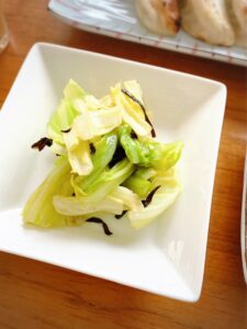 ピリッと辛いキャベツのおつまみ