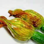 花ズッキーニの肉詰め★モッツァレラチーズ入り