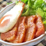 わさびがポイント♫厚切りベーコンのステーキ丼