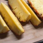 芯まで食べれる台湾パイナップルの切り方