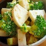ブロッコリーとかまぼこのごまマヨ和え＊
