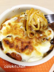 一手間で絶品!!ミートソースパスタグラタン