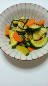 ズッキーニの塩昆布和え