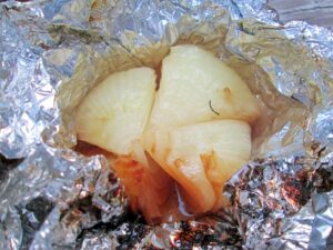 ＢＢＱに☆玉ねぎの丸焼き（アルミホイル包み）