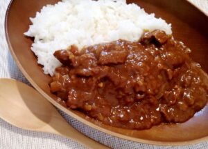 甘さの後に辛さが追いかける♪コク旨ビーフカレー
