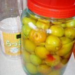 青梅のらっきょう酢漬け