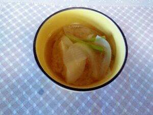 ほくほく♪じゃが芋と玉葱味噌汁