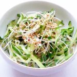 茗荷ときゅうりとブロッコリースプラウトの胡麻サラダ