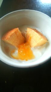 バームクーヘンとマーマレードのヨーグルト