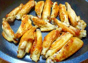 フライパンでカリッと手羽中の塩焼き