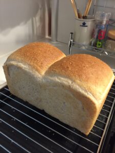 自家製天然酵母の体に優しい食パン（１斤分）
