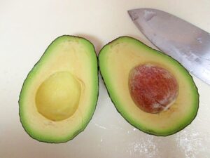 半分だけ残ったアボカドの保存方法♪