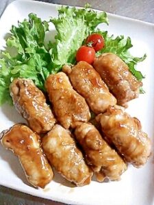 焼き鳥のタレで簡単♪はんぺん肉巻き