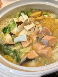 鮭と野菜たっぷり♡簡単石狩鍋
