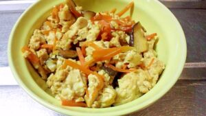 野菜たっぷり！炒り豆腐