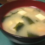 だしの素で簡単 味噌汁