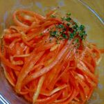 1本ぺろりと食べられちゃう！にんじんのサラダ